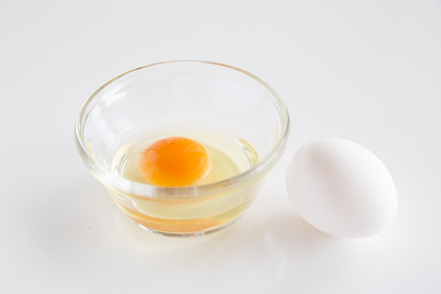 生卵の賞味期限！殻を割った後は冷蔵庫でどれくらい持つの？